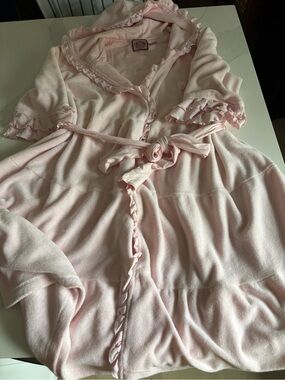 Vintage y2k Juicy Couture Pale Pink Ruffle Hooded Tie-Waist Robe